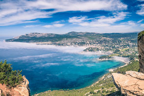 Photo de la baie de Cassis depuis la route des crêtes