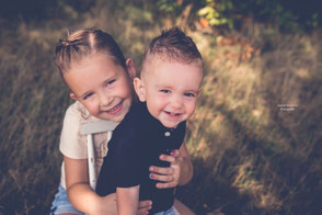 Fotoshoot kinderen, broer en zus in het bos -Sweet Seasons Fotografie