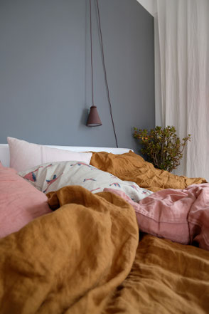 dieartige - Herbst im Schlafzimmer | Leinen-Bettwäsche in Rose und Ocker