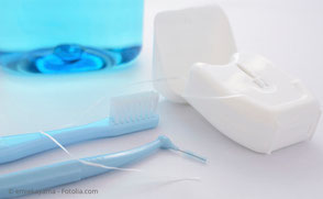 Hilfsmittel für die Zahn- und Mundpflege