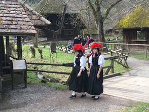 Costume traditionnel de la Forêt-Noire -Bollenhut- Gutach, Forêt Noire