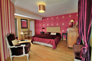 Espace et Confort dans la chambre Madeleine, de la Maison de Léopolde en Dordogne
