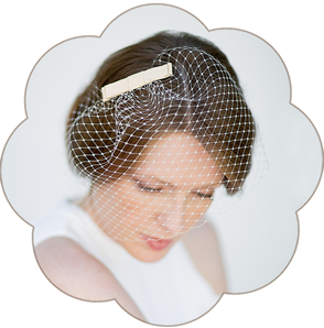Birdcage - Netz Schleier mit Schleife Seide beige für die Braut. 50er/ 60er Jahre Style. Fascinator, Veil wedding. Standesamt Kopfschmuck.
