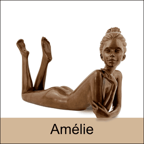 Sculpture en bronze d'une jeune femme allongée