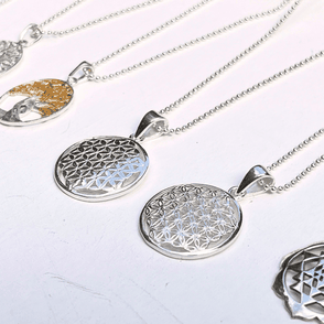 Silberketten-mit-blume-des-lebens-und-lebensbaum-anhaenger-in-silber