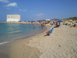 Der sandige Strand bei Pilone in Apulien ist gut erreichbar vom zu meitenden Ferienhaus Trulli mit Pool
