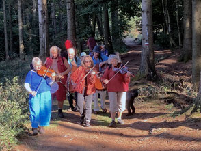 Das E.I.S. auf Wanderschaft beim Nonnenstein, Rödinghausen (Foto: E.I.S.)