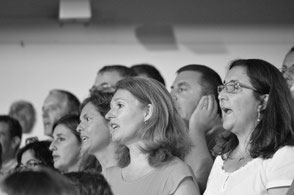 Ecole de musique à Crolles – Grésivaudan : La chorale VMC lors d’un concert. Elle accueille les lycéens et les adultes.