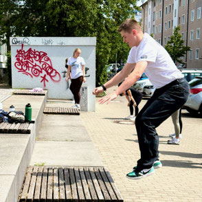 Die bekannte Parkour-Athletin Silke Sollfrank hat mit unseren Studis aus Sport- und Eventmanagement einen Kurs durchgeführt.