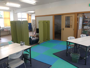 社会福祉協議会建屋内（元高校）の一角で運営されています