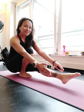 Tigress Yoga, die Symbiose von Power Vinyasa Yoga & Kung Fu. Abnehmen mit Yoga. Yoga Ausbildungen & Weiterbildungen für Yogalehrer, Physiotherapeuten & Sportprofis. Warrior Mindset im Yoga. In Zürich Oerlikon.