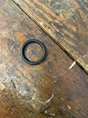 O-Ring Scheibenwischermotor pneumatisch URAL 375, 375D, 4320 Seal sealing ring O-ring for pneumatic windscreen wiper motor URAL 375, 375D, 4320. Кольцо уплотнительное цилиндра Урал 375, 375Д, 4320.