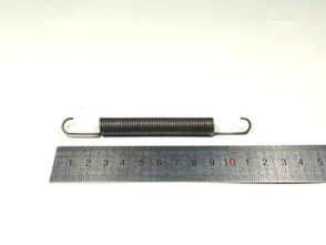 51-1106175 Zugfeder Rückzugfeder für Gaspedal GAZ-66. Return spring for gas pedal GAS 66. Пружина оттяжная педали газа (акселератора) ГАЗ-66.