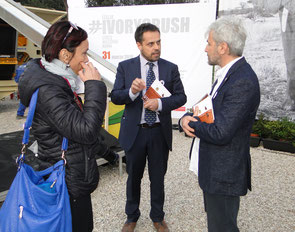 Aldo Giovannella talking with Andrea Crosta of EAL, the main organizer of the whole event. 