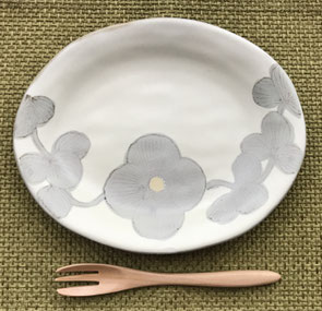 JRゲートタワーで購入した陶器のお皿
