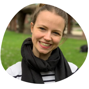 Dozentin Sarah Weber