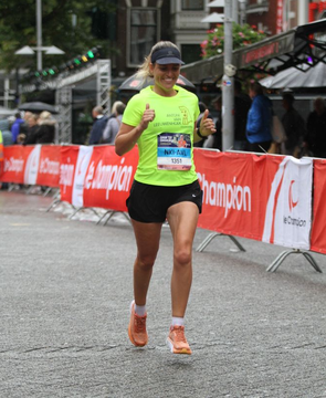 Dankzij online hardloopbegeleiding veel sneller gaan lopen op de marathon. Online hardloop coach René heeft veel beter en sneller laten lopen. 