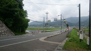 2017.5.15.亀岡市立青野小学校前