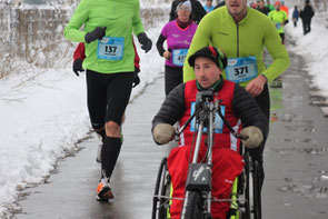 Christian Vessele mit Handbike (Bild: Laufticker.de / JH)