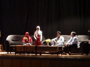 Utami answers questions from the moderator