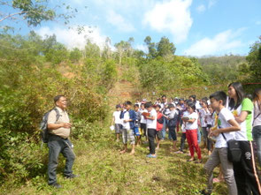 Learning name and features of local plants in nature observation