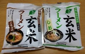 4駅先にある自然栽培&有機栽培食品を取り扱っているお店で売っていた「玄米ラーメン」もやしと大根葉と油揚げで調理してみましたが、少しコシのあるひやむぎみたいな麺。