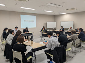 各支所地域共同係が年数回集合　情報・意見交換を行う様子