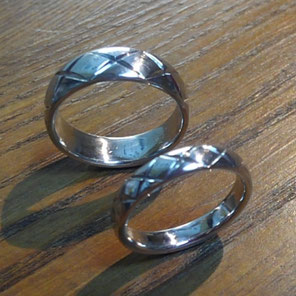 The Royal Blue Color Is Beautiful Hafnium Wedding Rings Tokyo Diamond Co Ltd Metallic Allergy Free Jewelry