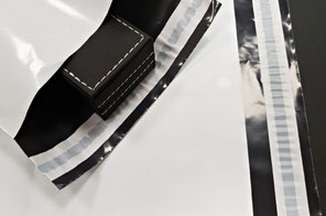 Bolsas de Plástico Opaco con Cierre Adhesivo