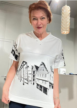 Antje Parra Mora, Modedesignerin und Gründerin von Trend[geschick], in ihrer Atelier-Boutique Frankfurt Neue Altstadt