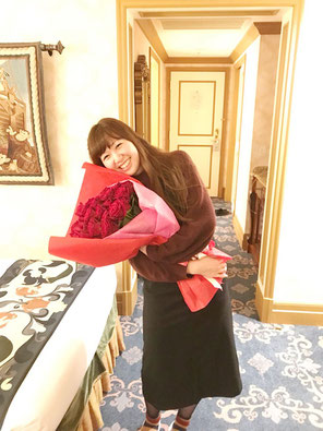 ディズニー　プロポーズ　４０本　赤薔薇　花束　ミラコスタ　配達　オーダーフラワー  シュシュ　chouchou