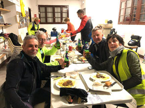 Ils en rêvaient...! Et il est bien mérité ce plateau-repas chaud.