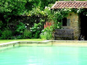 the pool at Tennessus castle bed and breaklfast
