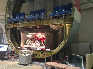 B777にHondaの500ccのMotoGPマシン
