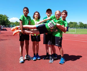 Die erfolgreiche U14: Blazko, Laurin, Franziska, Oliver und Johann.