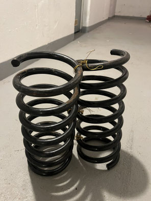 402-2902712 Schraubenfeder Fahrwerksfeder Feder Vorderachse Moskwitsch 408/412/2140. Coil spring front suspension Moskvich M408 /M412 / M2140. Пружина передней подвески Москвич М408 / М412 / М2140.
