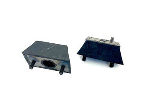 400-1001020 Motorlager Motorgummilager vorn Moskwitsch M402, M403, M407, M423. Engine mounting Moskvich Moskvich 402, 403, 407, 423. Комплект подушек передней опоры двигателя Москвич М402, М403, М407, М423.