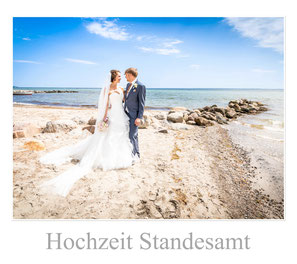 Standesamt Hochzeitsfotograf Lübeck, Fotograf Standesamt Lübeck, Hochzeitsfotografie im Standesamt Lübeck, Hochzeitsreportage Standesamt Lübeck-Timmendorfer Strand Standesamt Fotograf Lübeck DeBo-Fotografie.