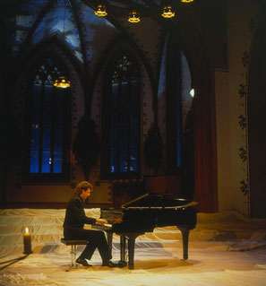 1995: Zwiegespräche mit dem Piano während der Aufnahmen für SF DRS