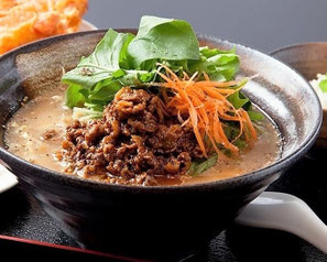 龍々 極・担々麵 高山らーめん 高山ラーメン 鶏トマ唐揚げ 古い町並み 君の名は 安川通り 安川交番 乗鞍岳 下呂温泉 金森長近 東海北陸道 陣屋 中橋 めしどろぼう 飛騨牛 飛騨豚 飛騨高山産トマト 飛騨髙山産とまと 宮川朝市 平湯 白川郷 奥飛騨 麺やしらかわ 清水みちこ 渡辺酒造 久寿玉 ちぢれ麺 小屋垣外農園 日下部味噌醬油醸造