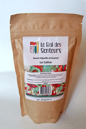 La savonnerie française, Le Bal Des Senteurs, à Bouaye, en Loire-Atlantique, fabrique du savon liquide pour la douche de toute la famille. Un vrai soin.