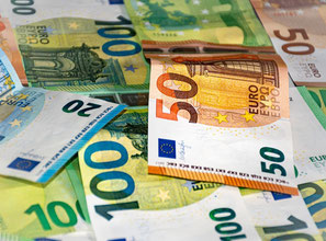 billets de 20 50 et 100 euros