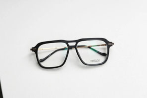 zerorh+ ゼロアールエイチプラス