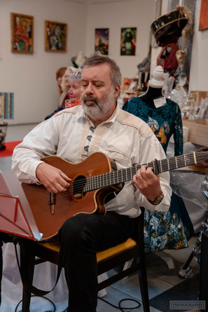 Richard Dopler an der Gitarre