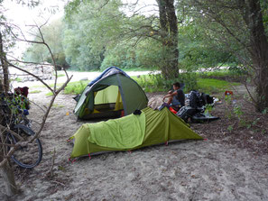 Camping geschlossen, ergo Wildcamping incl. morgendlicher Polizeikontrolle