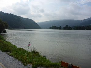 Donau fließt nach Österreich
