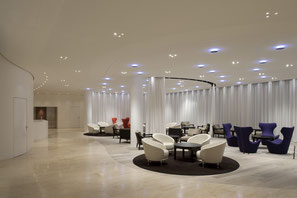 Pendelleuchte aus Acrylglasscheiben, RGB Einbauleuchten