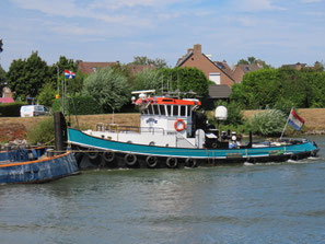 Duw en sleepboot Waddenzee