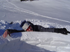 Schneeschuh, Schneeschuhtour, Iglu, Iglubau, Igluübernachtung, Winterprogramm, Schneeabenteuer, Skiausflug, Winterspaß, Igludorf,