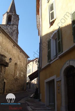 Bargemon, maison où vécu l'abbé ALOISI et où il fut arreté. Une plaque lui rend hommage.